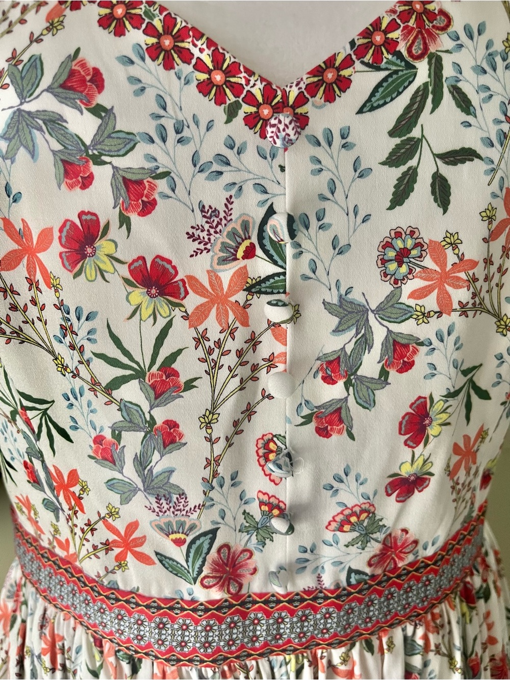 Alice + Olivia White Midi Dress with Pink Floral Print - Picture 3 of 11